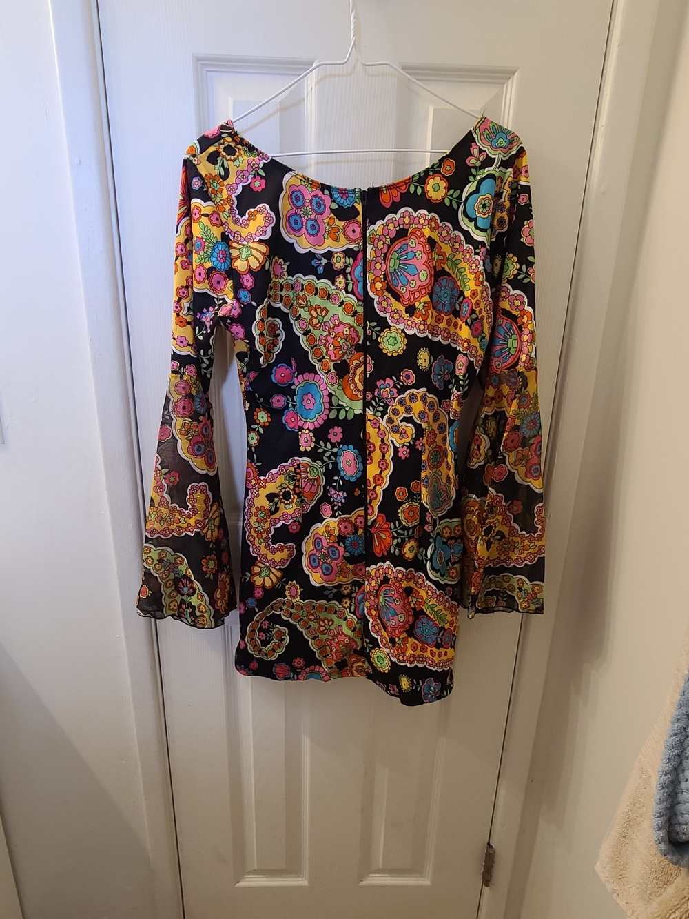 Leg Avenue Black Paisley Multicolor Long Sleeve Tunic Top